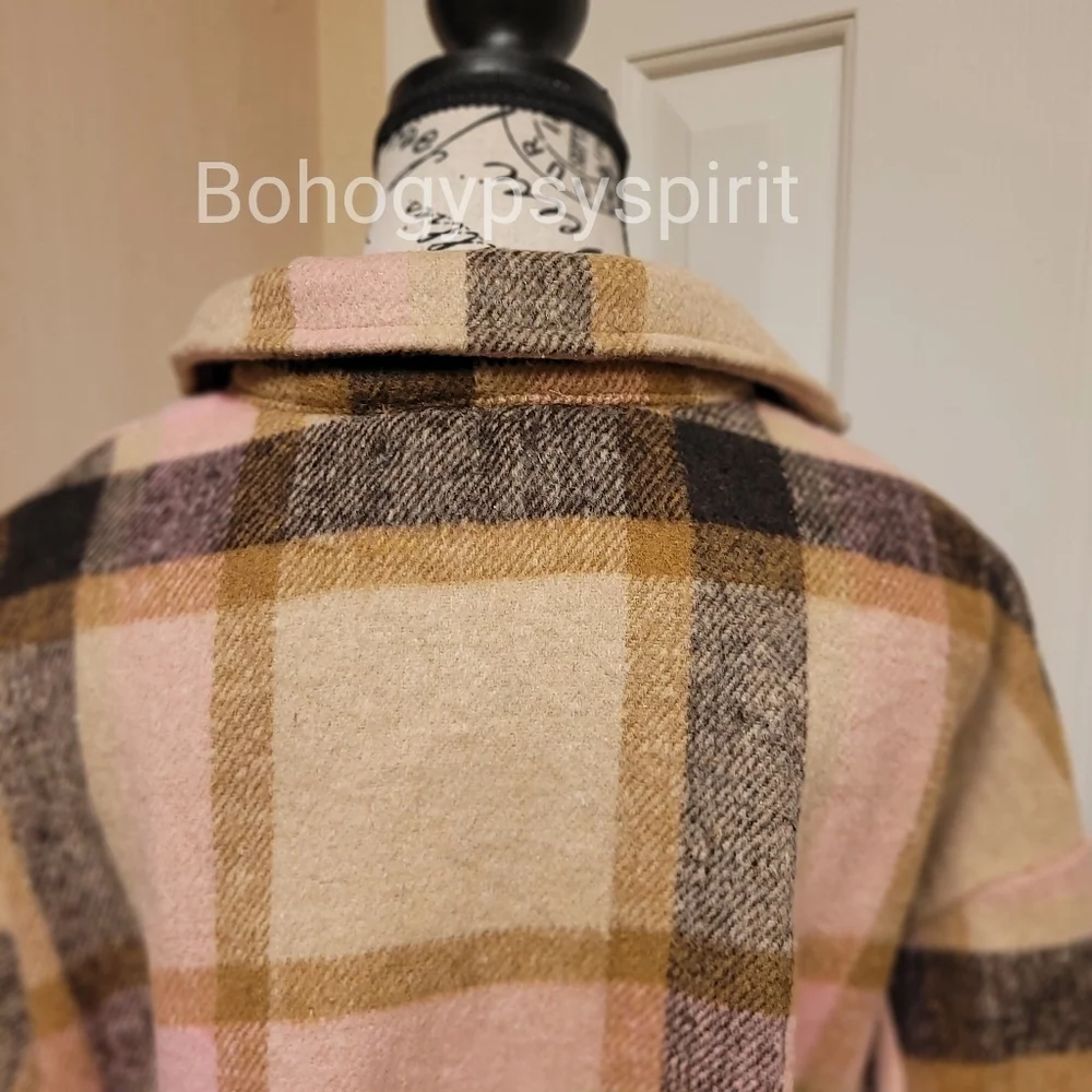 $120 Elan Plaid Cropped Flannel Cropped Jacket